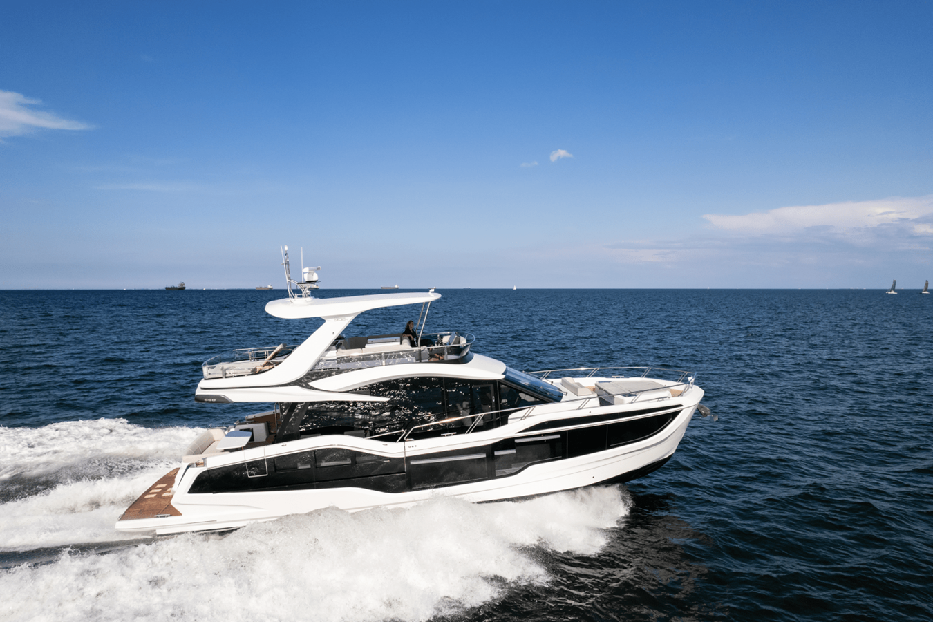 2027 Galeon 560 FLY 11