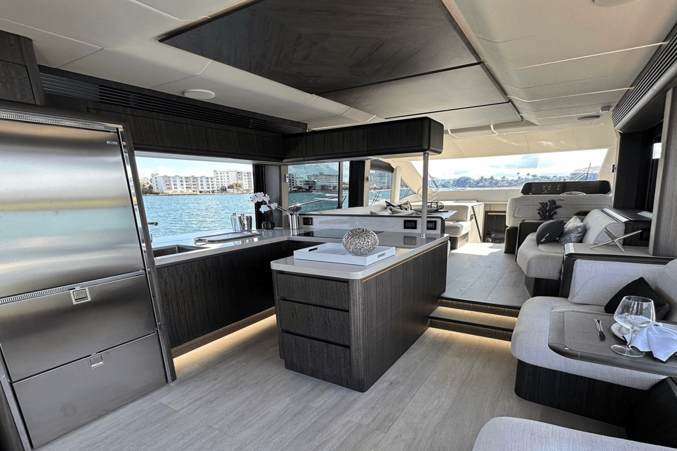 2027 Galeon 560 FLY 57