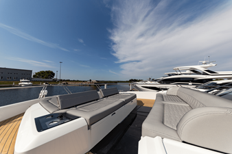 2027 Galeon 560 FLY 71