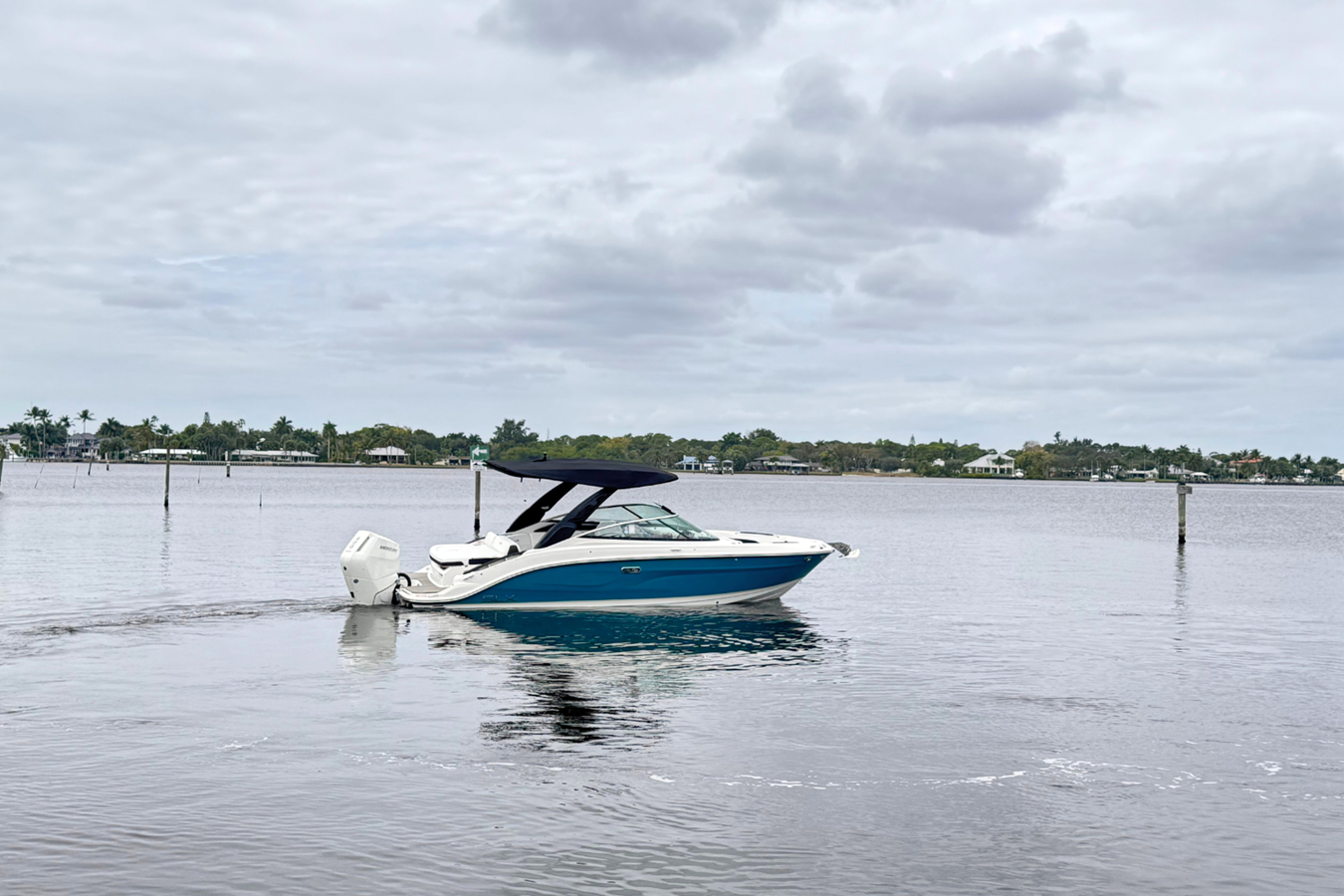 2026 Sea Ray SLX 260 Outboard 2