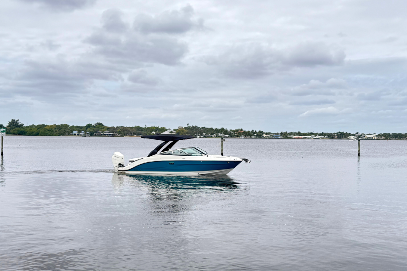 2026 Sea Ray SLX 260 Outboard 4