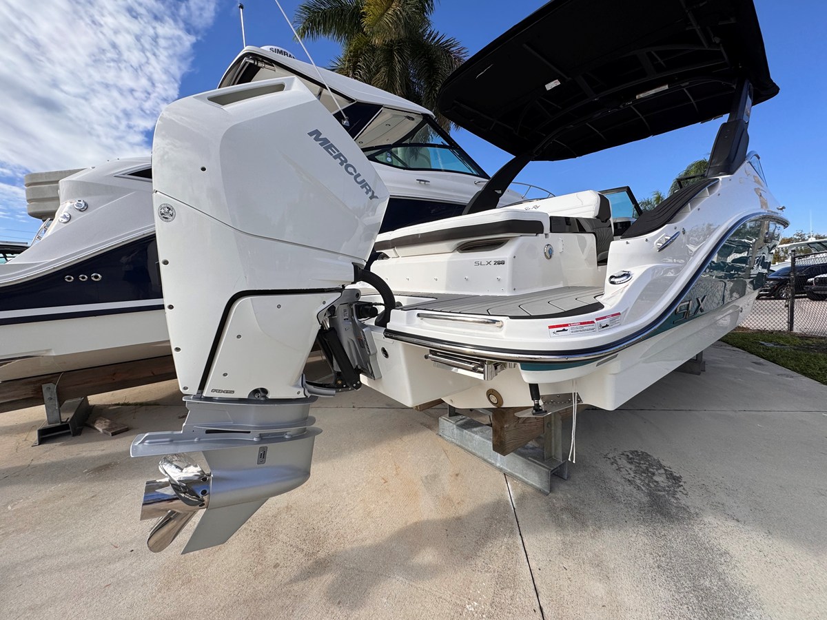 2026 Sea Ray SLX 260 Outboard 6
