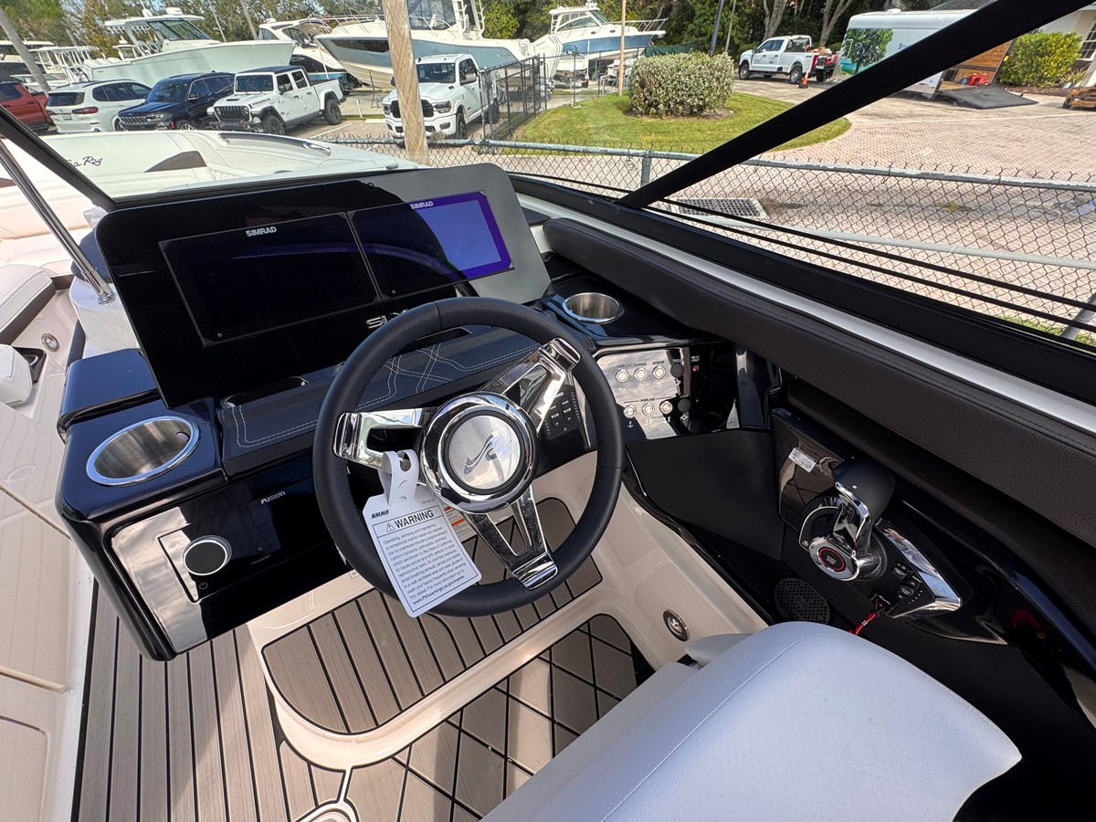 2026 Sea Ray SLX 260 Outboard 20