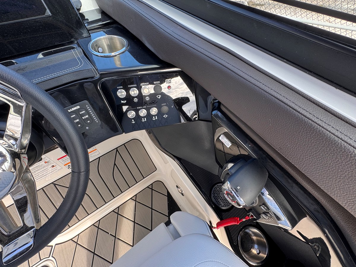 2026 Sea Ray SLX 260 Outboard 22