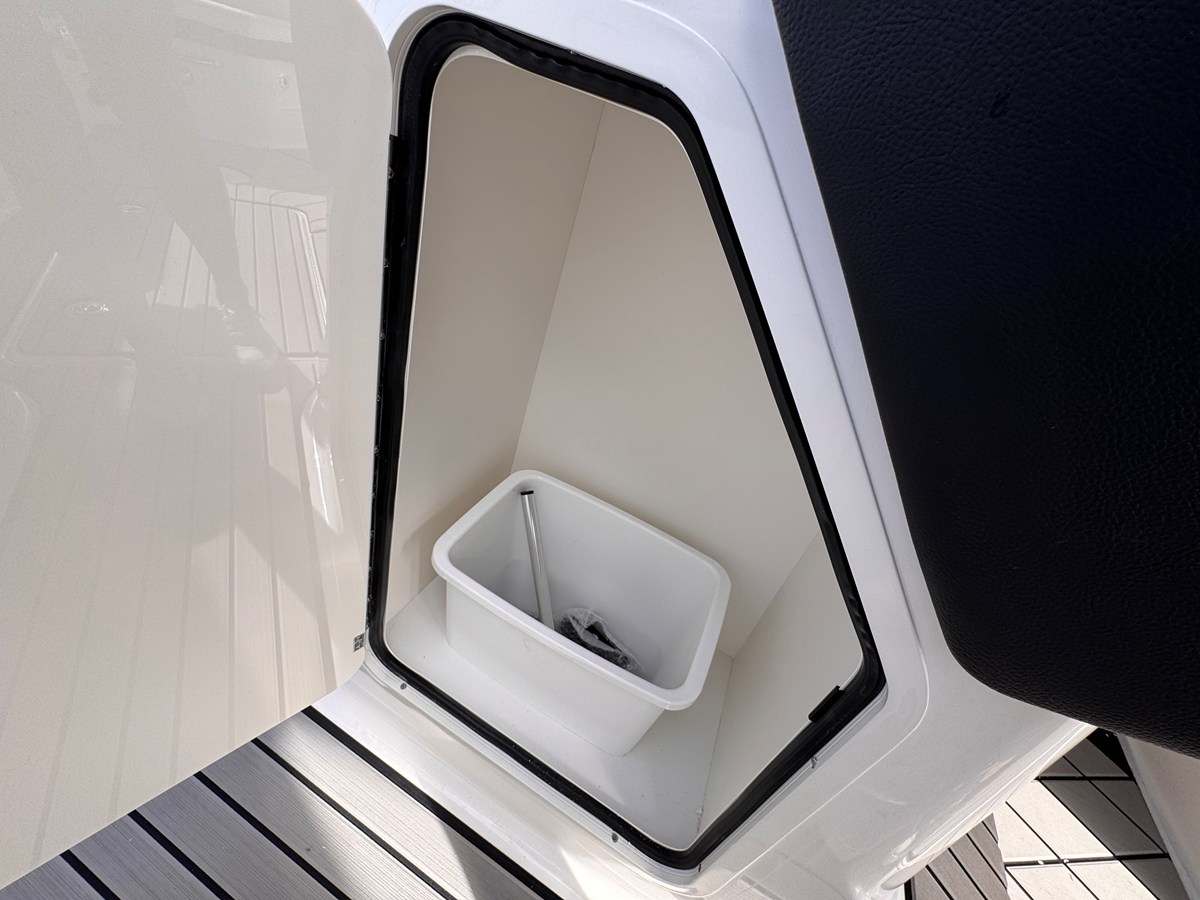 2026 Sea Ray SLX 260 Outboard 30