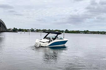 Sea Ray SLX 260 Outboard 2 2026 Sea Ray SLX 260 Outboard 3