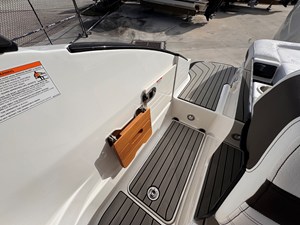2026 Sea Ray SLX 260 Outboard 13