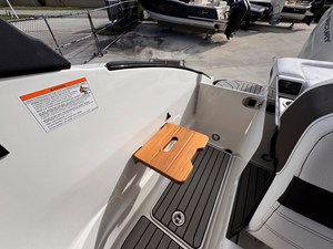 2026 Sea Ray SLX 260 Outboard 14