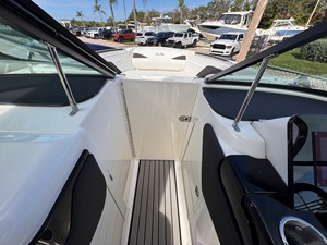 2026 Sea Ray SLX 260 Outboard 31