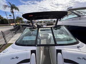 2026 Sea Ray SLX 260 Outboard 33