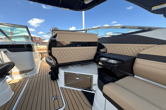 Sea Ray 280 SLX OUTBOARD 26 2024 Sea Ray 280 SLX OUTBOARD 27