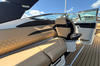 Sea Ray 280 SLX OUTBOARD 27 2024 Sea Ray 280 SLX OUTBOARD 28