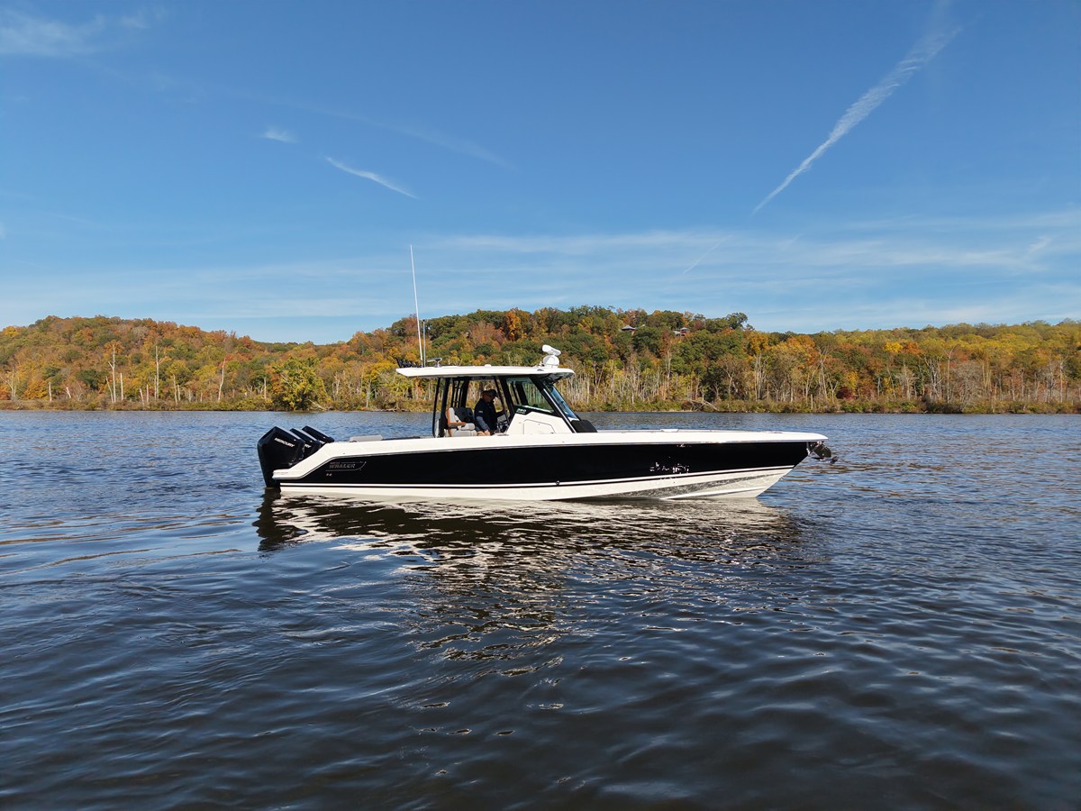 2026 Boston Whaler 360 Outrage 3