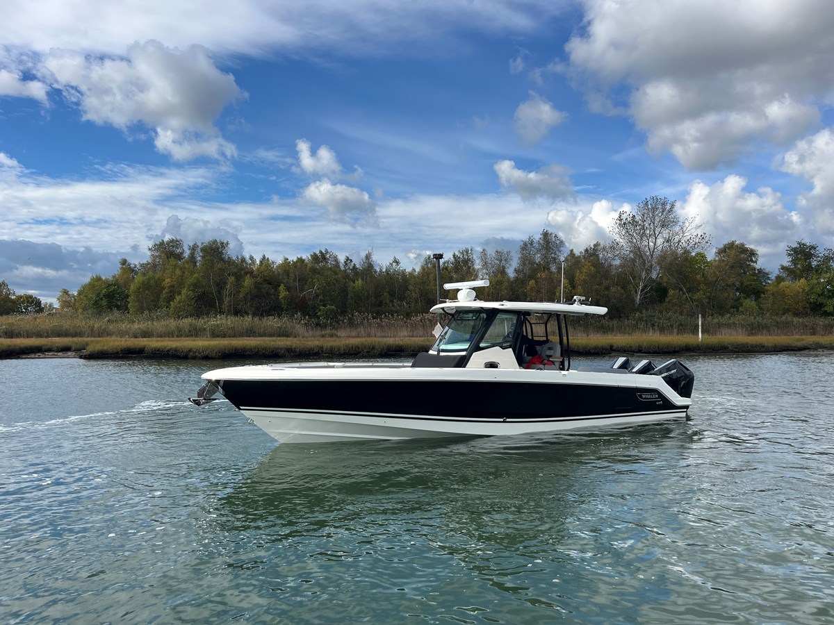 2026 Boston Whaler 360 Outrage 14