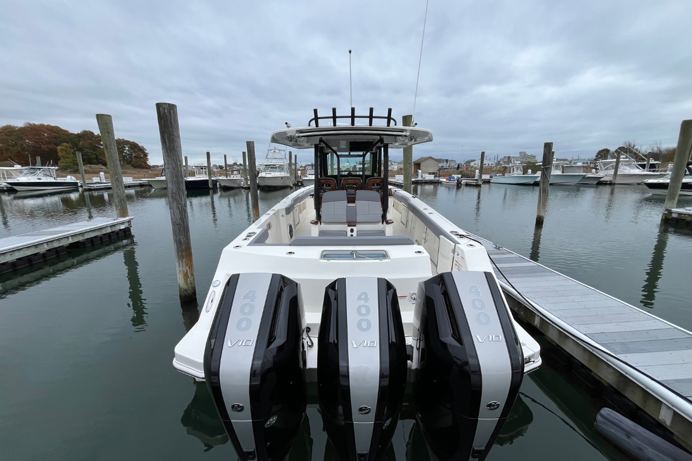2026 Boston Whaler 360 Outrage 25