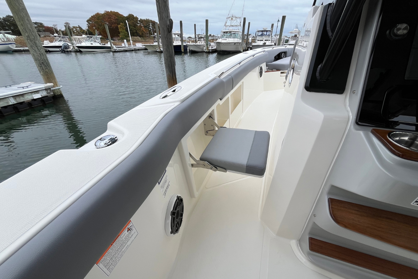 2026 Boston Whaler 360 Outrage 40