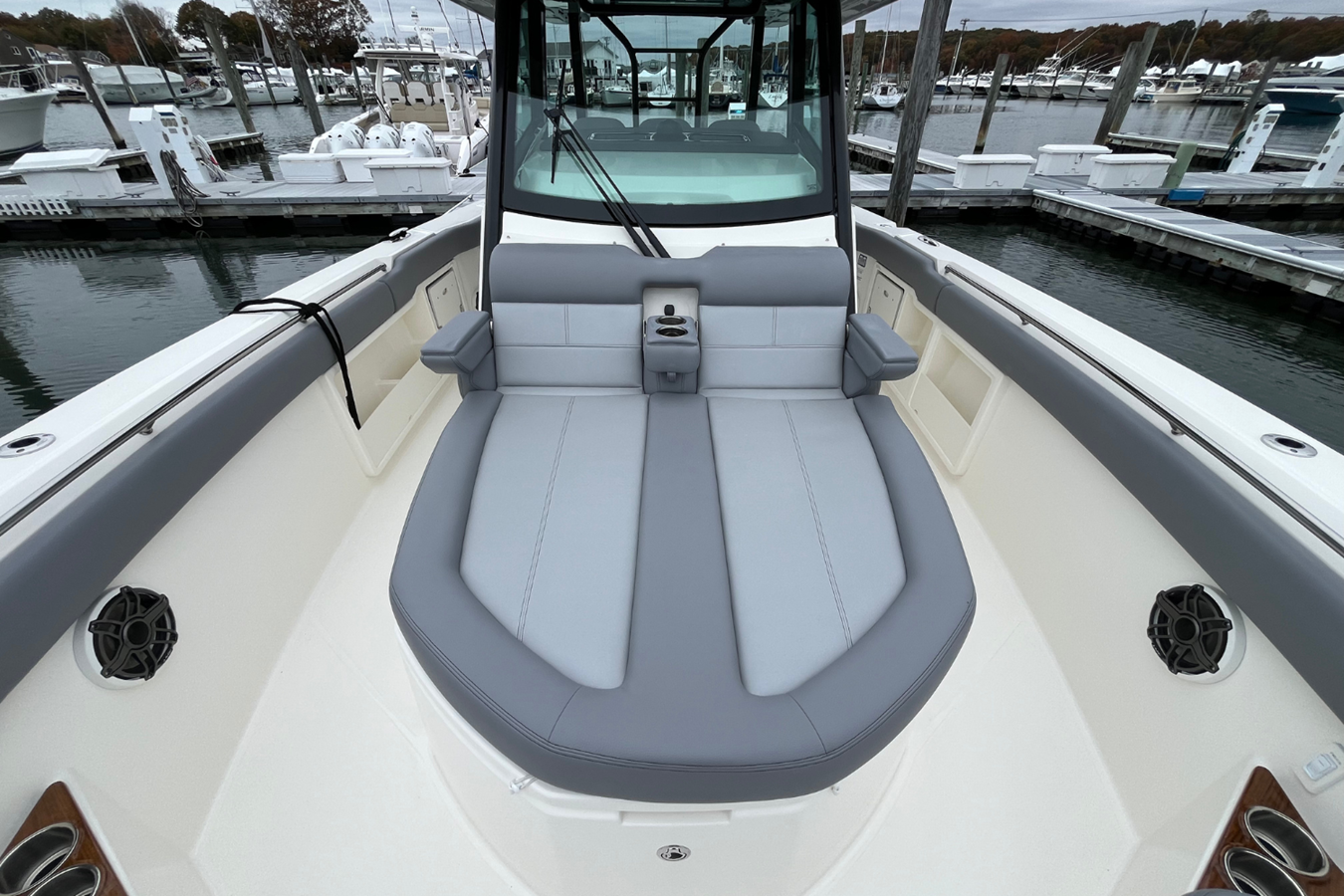2026 Boston Whaler 360 Outrage 41