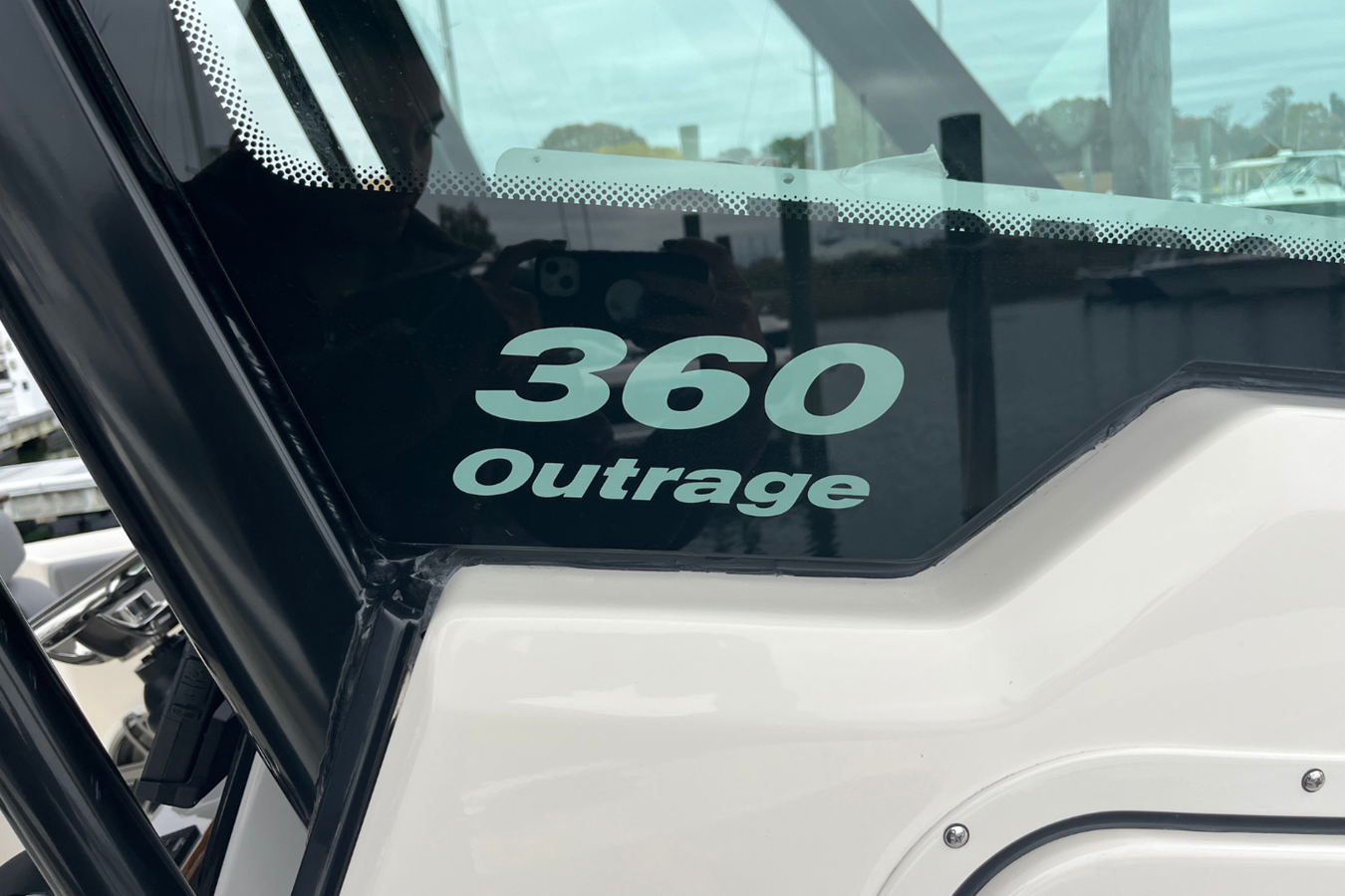 2026 Boston Whaler 360 Outrage 47