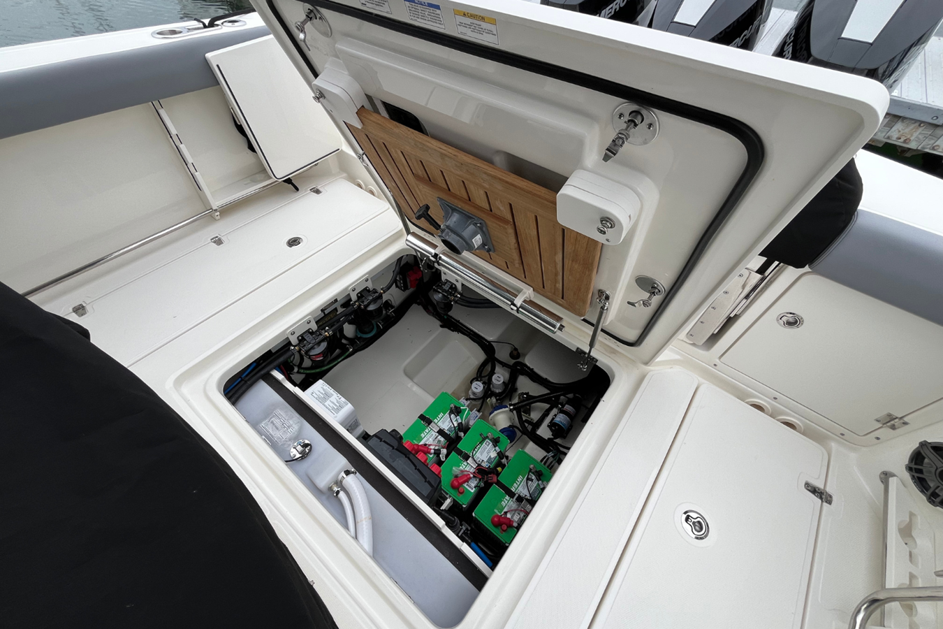 2026 Boston Whaler 360 Outrage 64