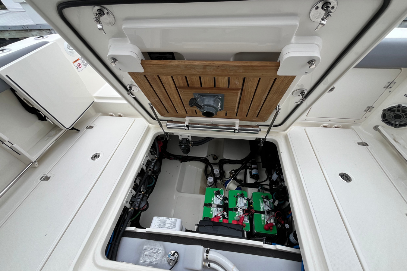 2026 Boston Whaler 360 Outrage 65