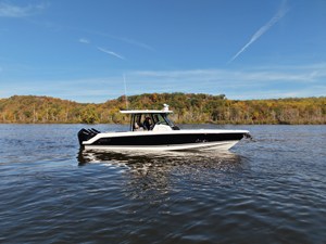 Boston Whaler 360 Outrage 2 2026 Boston Whaler 360 Outrage 3