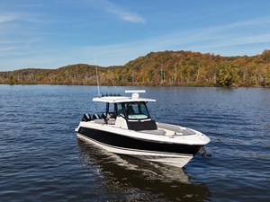 Boston Whaler 360 Outrage 3 2026 Boston Whaler 360 Outrage 4