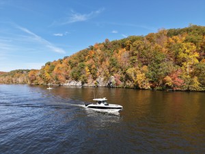 2026 Boston Whaler 360 Outrage 13