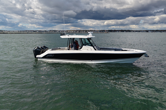 2026 Boston Whaler 360 Outrage 15