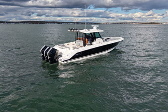 2026 Boston Whaler 360 Outrage 16