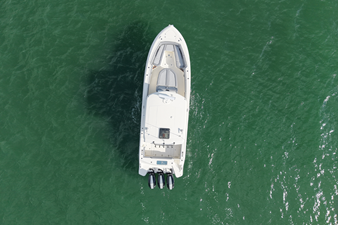 2026 Boston Whaler 360 Outrage 18