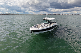 2026 Boston Whaler 360 Outrage 21