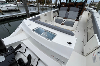 2026 Boston Whaler 360 Outrage 30