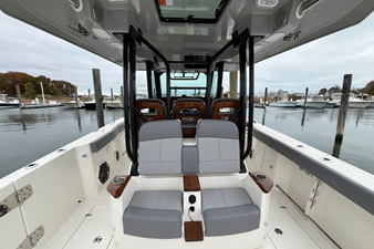 2026 Boston Whaler 360 Outrage 31