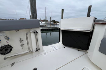2026 Boston Whaler 360 Outrage 32