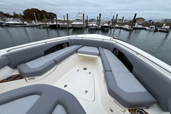 2026 Boston Whaler 360 Outrage 43