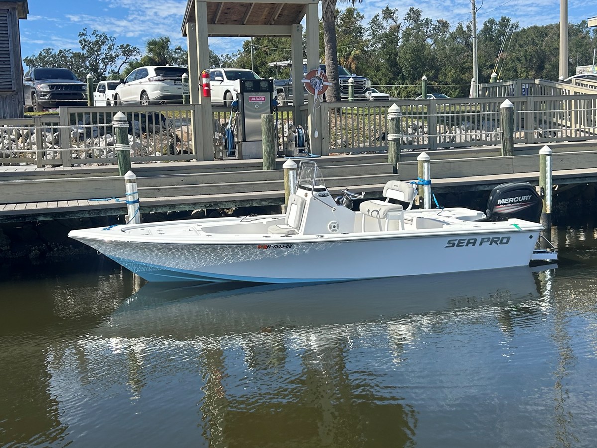 2018 Sea Pro 208 BAY 4