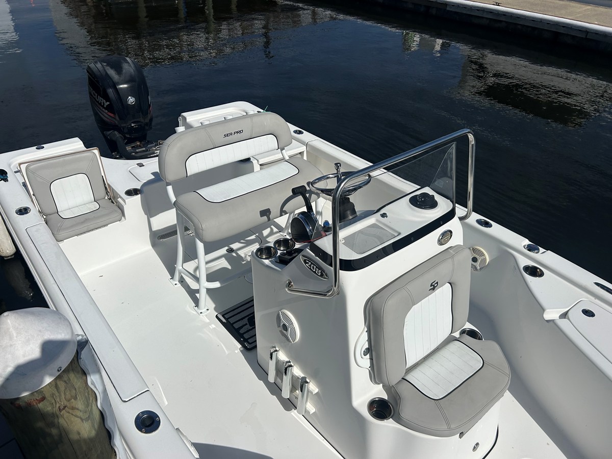 2018 Sea Pro 208 BAY 23