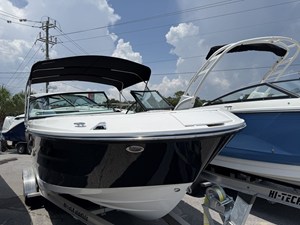 Sea Ray SDX 230 Outboard 0 2026 Sea Ray SDX 230 Outboard 1