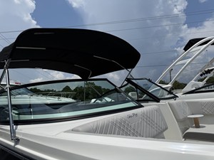 Sea Ray SDX 230 Outboard 1 2026 Sea Ray SDX 230 Outboard 2
