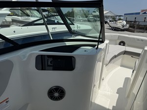 2026 Sea Ray SDX 230 Outboard 14