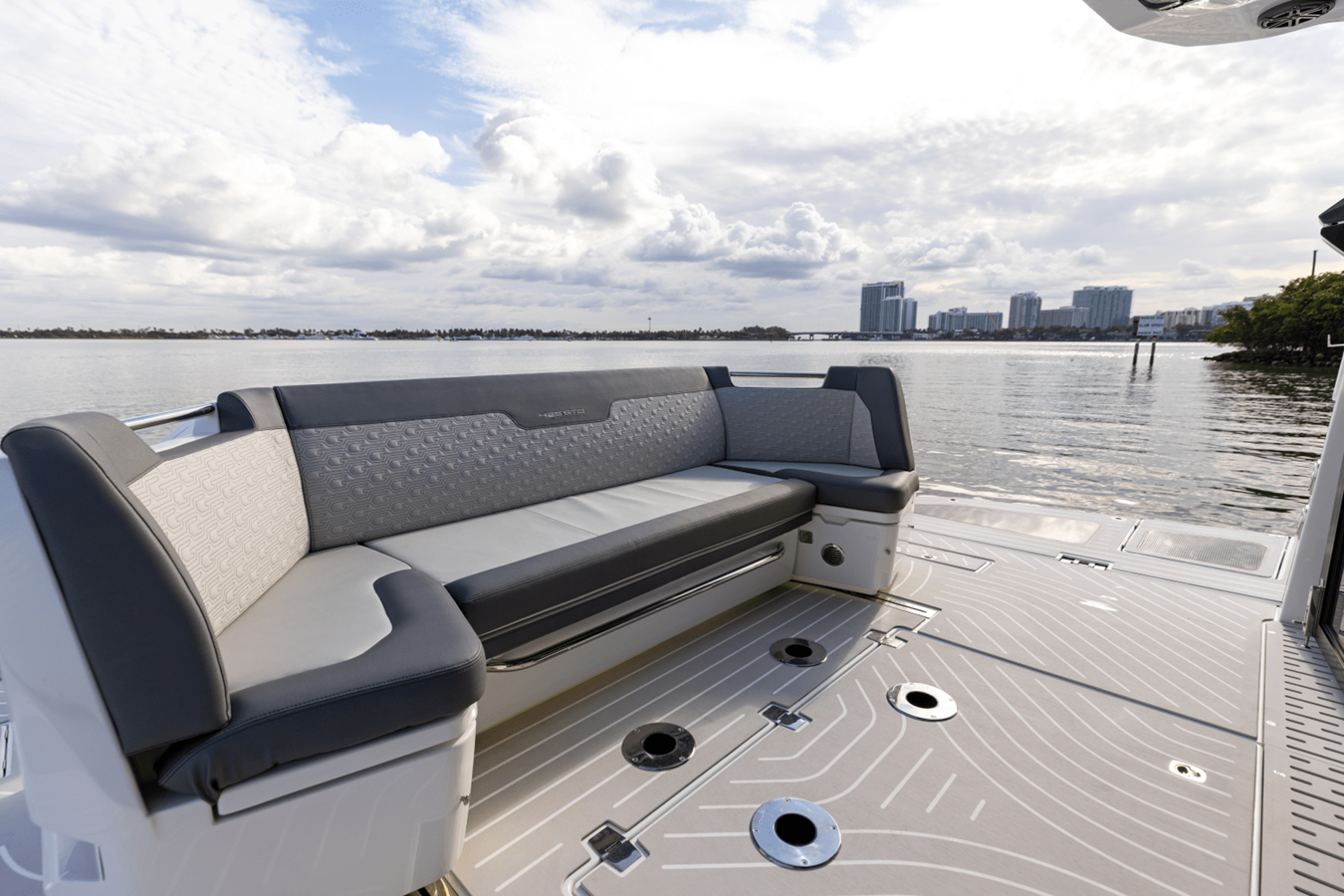 2027 Galeon 435 GTO 35