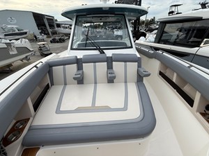 2027 Boston Whaler 350 Realm 9
