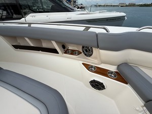 2027 Boston Whaler 350 Realm 11