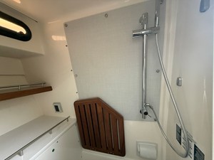 2027 Boston Whaler 350 Realm 23