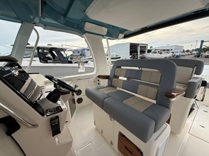 2027 Boston Whaler 350 Realm 24