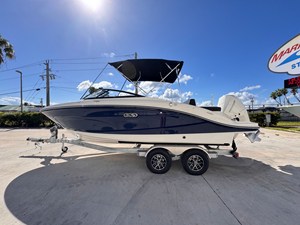 Sea Ray SPX 210 Outboard 0 2026 Sea Ray SPX 210 Outboard 1