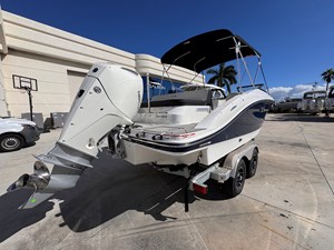 Sea Ray SPX 210 Outboard 2 2026 Sea Ray SPX 210 Outboard 3
