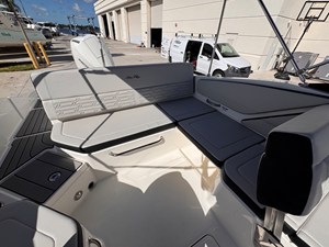 2026 Sea Ray SPX 210 Outboard 8