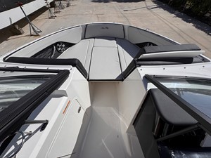 2026 Sea Ray SPX 210 Outboard 13