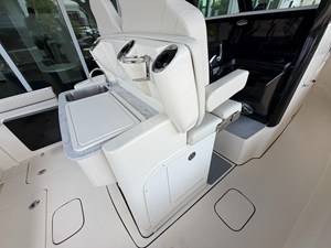 2027 Scout 305 LXF 11